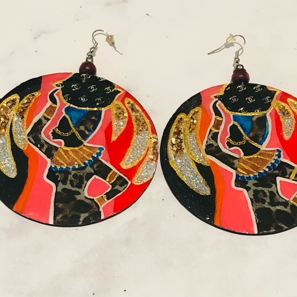 Hand Painted Afrocentric 3D Earrings “Goddess” - Picture 4 of 4